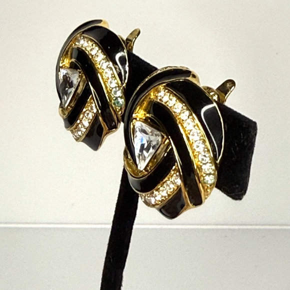 Trifari Clip on Fashion Jewelry - Picture 5 of 7